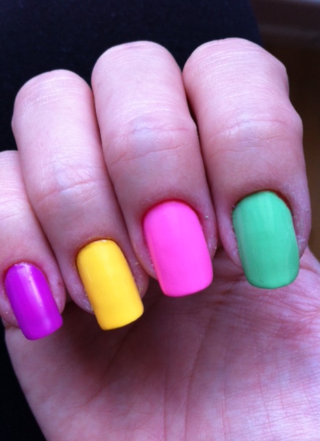 loreal colour riche neon pop