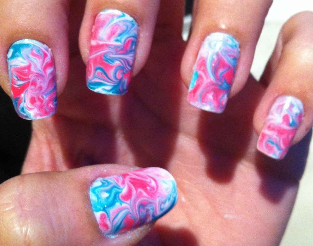 pink and blue marble effect nails - somanylovelythings