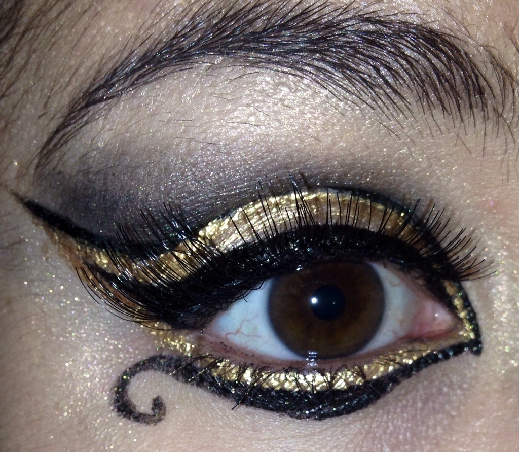 Black and gold eyes using eyeko liquid metal eyeliner - somanylovelythings