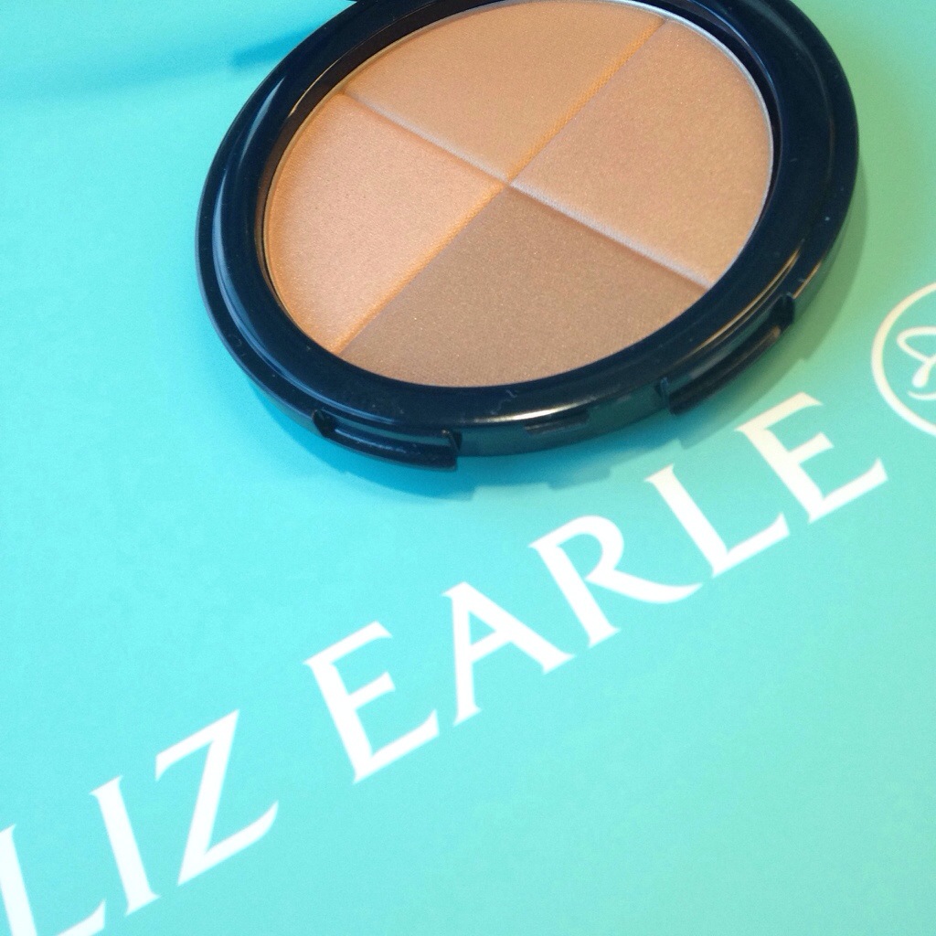 Liz Earle Radiant glow bronzer