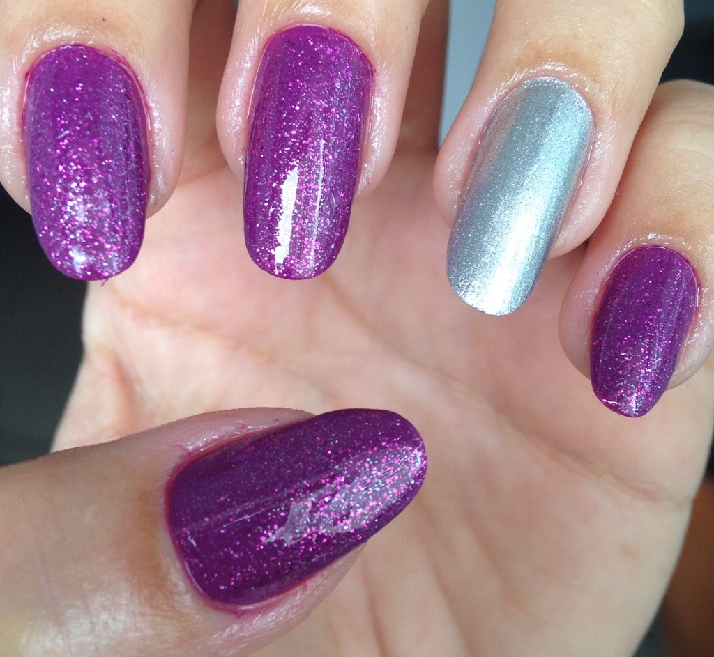 purple and silver nails - somanylovelythings