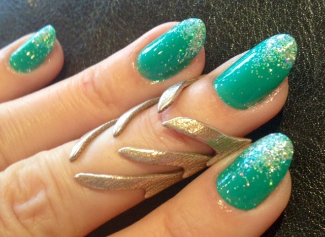 teal with holographic silver glitter nails - somanylovelythings