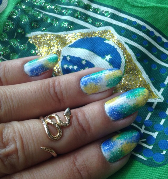 Green, yellow, blue and white "tie-dye" effect nails - somanylovelythings