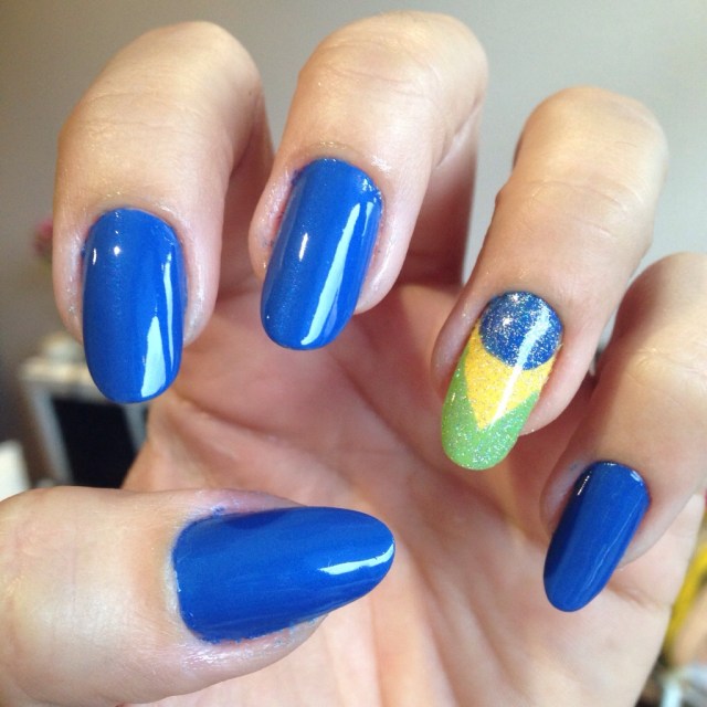 brazil flag nails - somanylovelythings