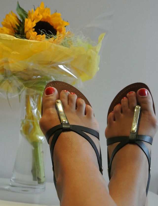 steve madden henna flat sandals - black - house of fraser