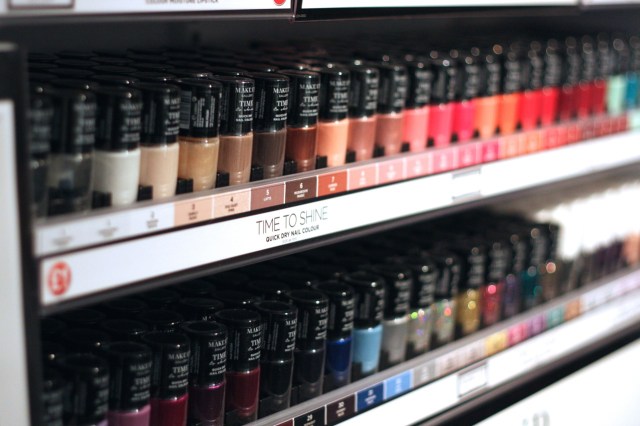 makeup gallery - poundland