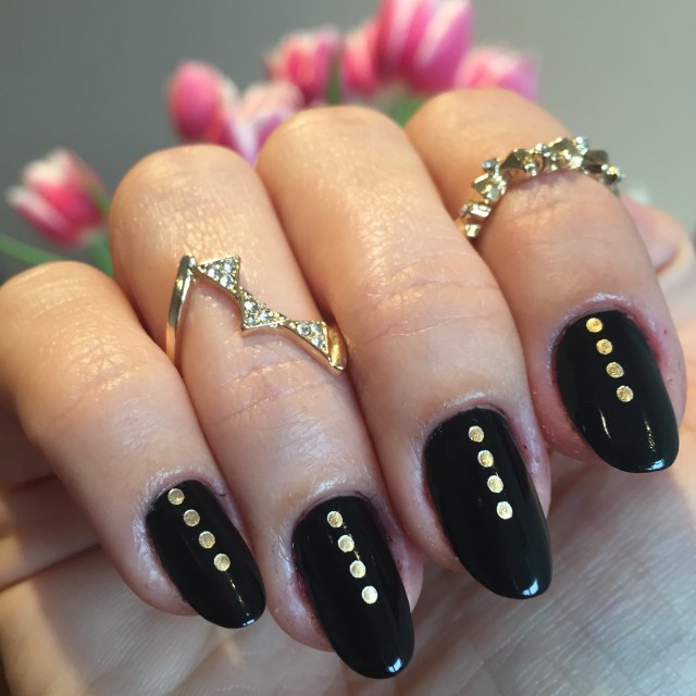 black nails with gold dots - somanylovelythings