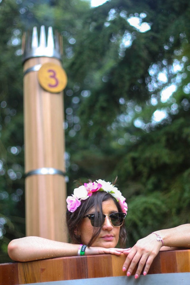 bathing under the sky outdoor spa - somanylovelythings