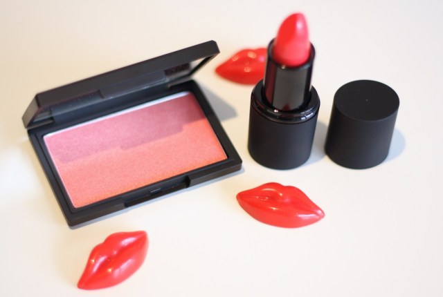 sleek makeup - lipstick and blusher
