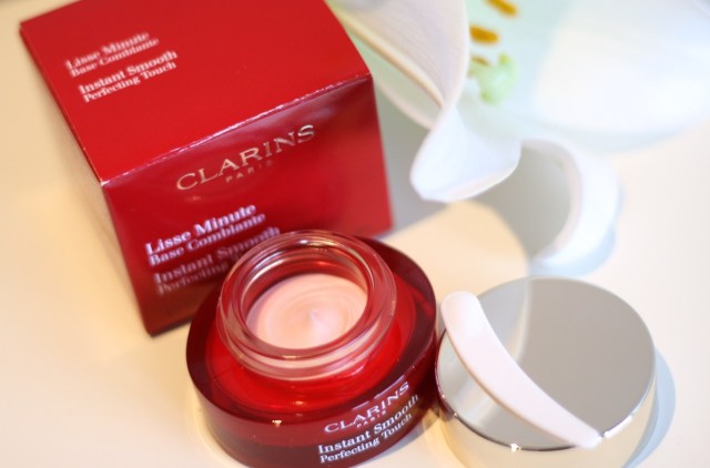 Instant Smooth Perfecting Touch