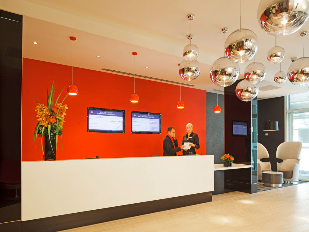 ibis_blackfriars_reception