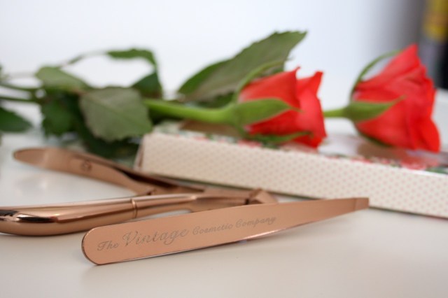the-vintage-cosmetic-company-rose-gold-slanted-tweezers-review - 3
